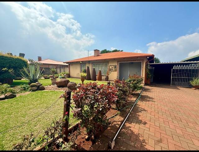 3 BEDROOM HOUSE FOR SALE IN VANDERBIJLPARK CW 1
